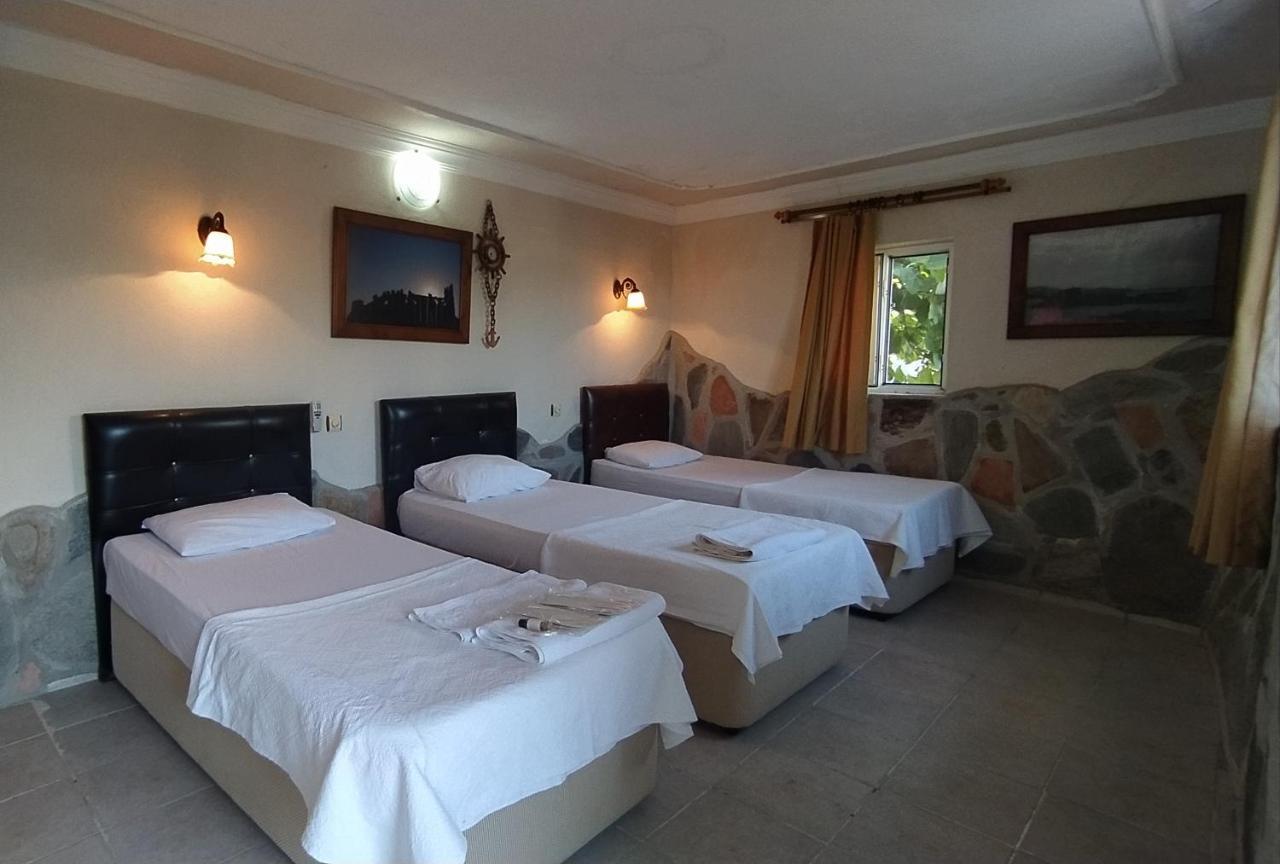 เซลีนส์ แพนซียอน Hotel Kapikiri ภายนอก รูปภาพ