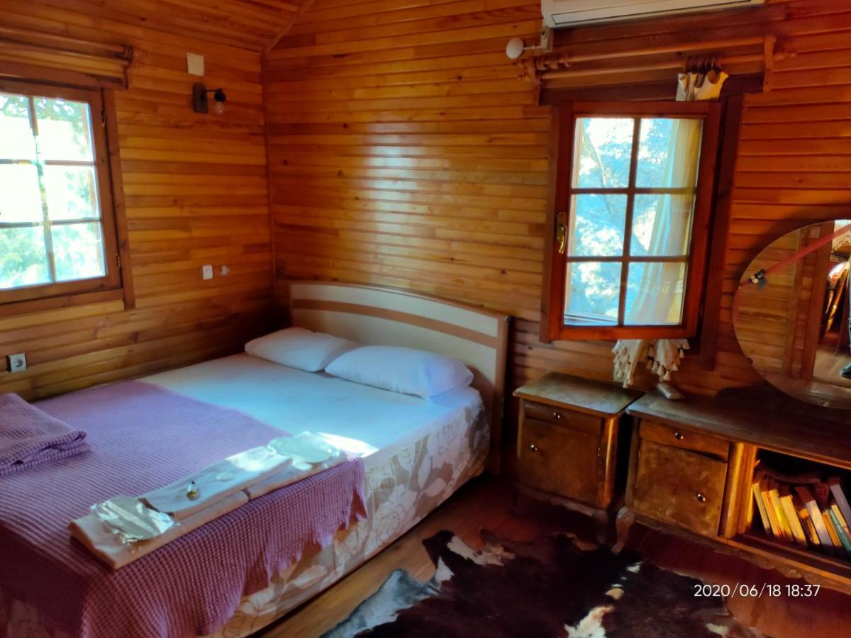 เซลีนส์ แพนซียอน Hotel Kapikiri ภายนอก รูปภาพ