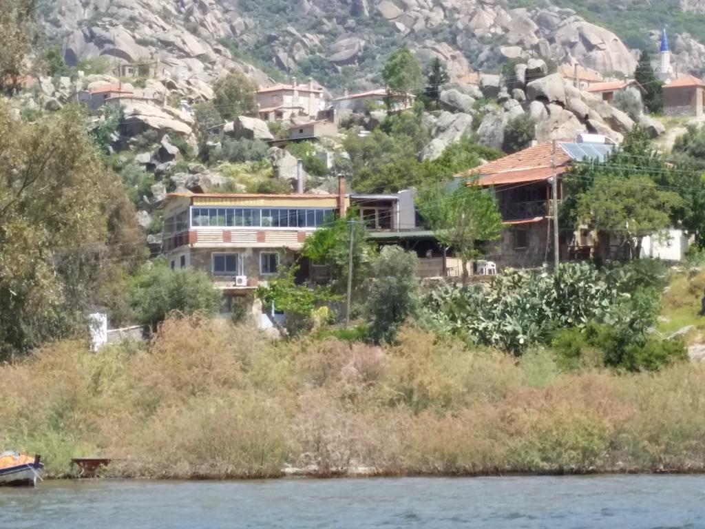 เซลีนส์ แพนซียอน Hotel Kapikiri ภายนอก รูปภาพ