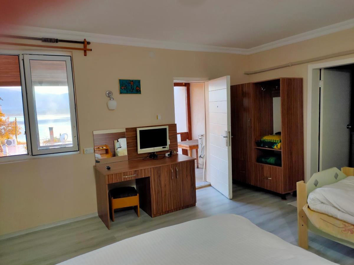 เซลีนส์ แพนซียอน Hotel Kapikiri ภายนอก รูปภาพ